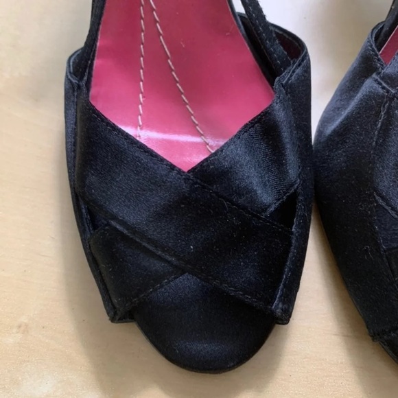 Kate spade black satin tuxedo heels size 6 - Picture 2 of 8
